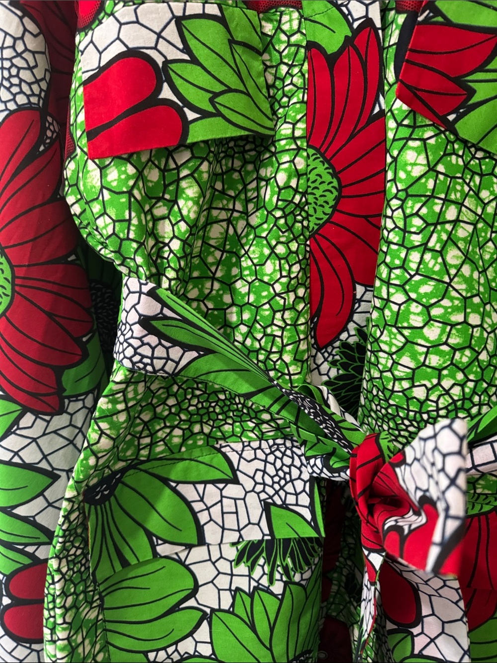 Floral Print kimono style dress in Red, Green, White flowered pattern - Picture 5 of 7